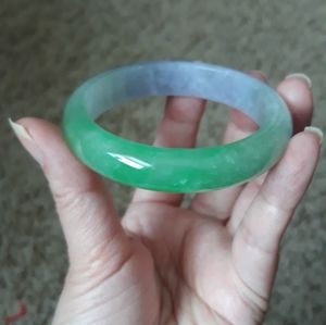 Lavender jade bangle
